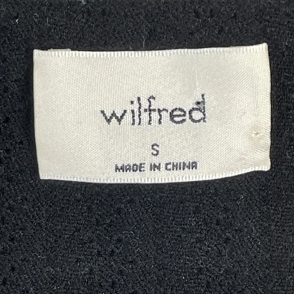 Aritzia Wilfred Parcel Sweater Small Black Coquette Scalloped Hem Dark‎ Romantic